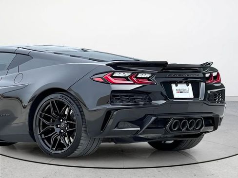 Used 2025 Chevrolet Corvette Z06 image 3