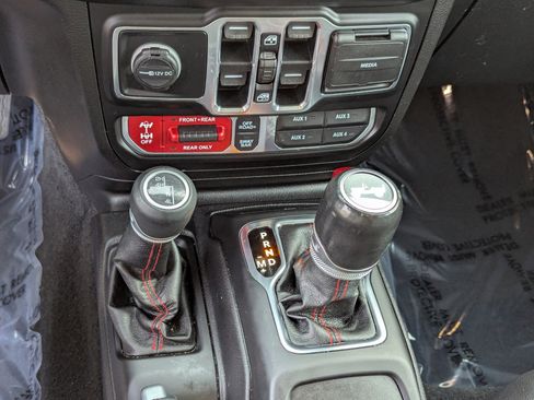 Used 2021 Jeep Wrangler Unlimited Rubicon image 24