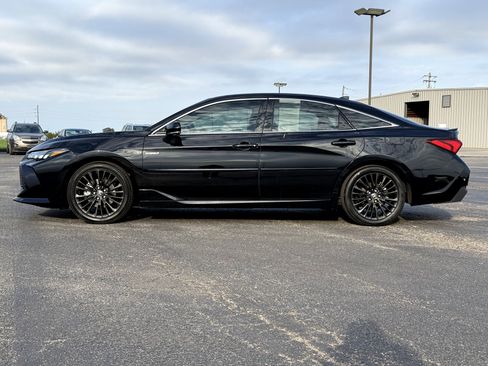Used 2021 Toyota Avalon XSE image 7