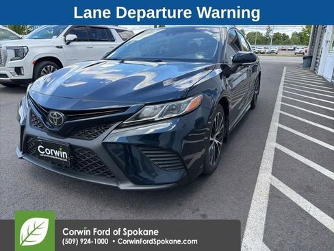 Used 2018 Toyota Camry SE w/ Moonroof Package FWD image 8