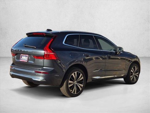 Used 2022 Volvo XC60 B5 Inscription w/ Protection Package Premier image 5
