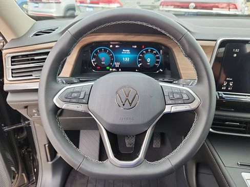 New 2026 Volkswagen Atlas SE FWD image 16