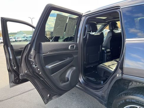 Used 2020 Jeep Grand Cherokee Limited image 21