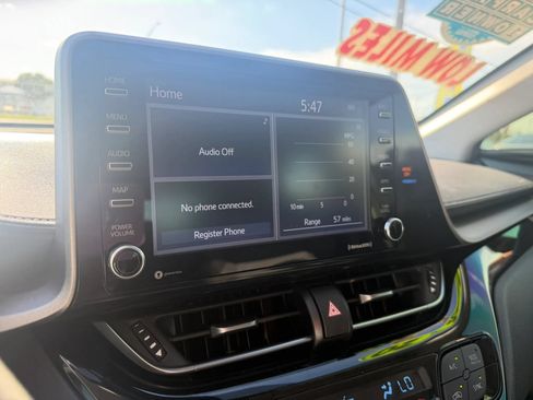 Used 2020 Toyota C-HR LE FWD image 18