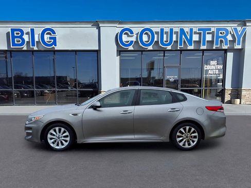 Used 2017 Kia Optima LX image 2