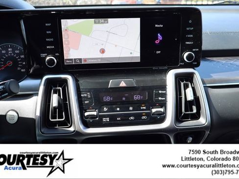 Used 2023 Kia Sorento EX w/ Panoramic Sunroof Package image 16