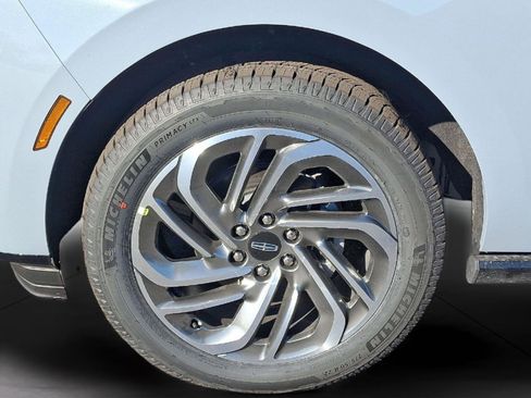 New 2025 Lincoln Navigator Reserve image 9