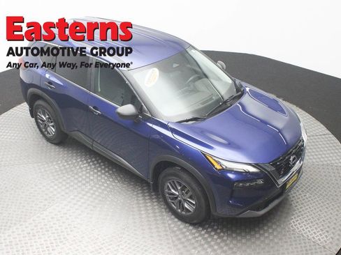 Used 2023 Nissan Rogue S AWD/4WD image 3