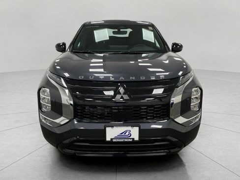 New 2026 Mitsubishi Outlander LE AWD/4WD image 9