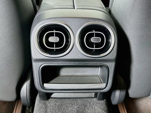 Used 2024 Mercedes-Benz C 300 4MATIC Sedan image 25