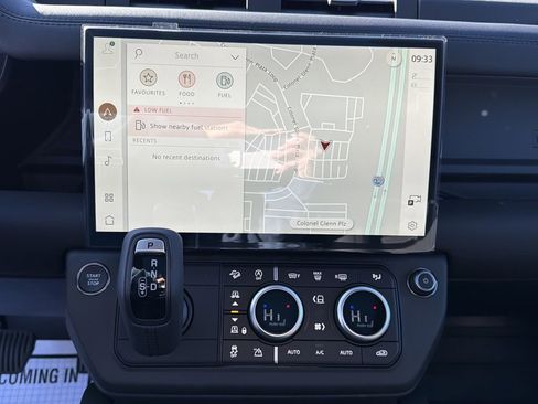 New 2026 Land Rover Defender 110 X-Dynamic SE image 27