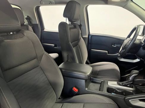 Used 2024 Nissan Frontier SV RWD image 12