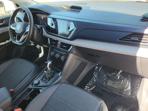 Used 2023 Volkswagen Taos SE w/ Panoramic Sunroof Package image 14