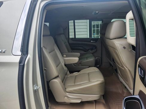 Used 2015 Chevrolet Suburban LT image 16