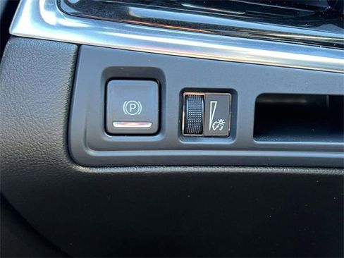 Used 2023 Cadillac XT6 Premium Luxury image 23