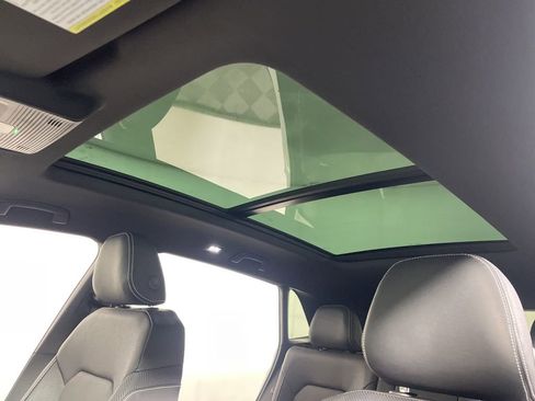 New 2026 Volkswagen Atlas Cross Sport SE image 18