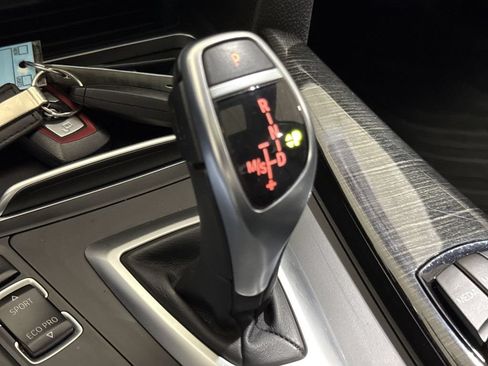 Used 2018 BMW 330i xDrive Sedan AWD/4WD image 17