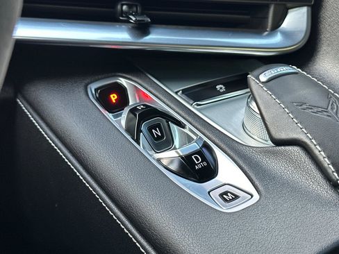 Used 2022 Chevrolet Corvette w/ Z51 Performance Package image 33