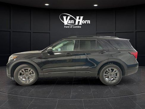 New 2026 Ford Explorer Active AWD/4WD image 4