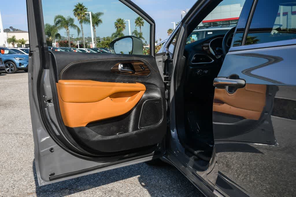 Used 2022 Chrysler Pacifica Pinnacle FWD image 27