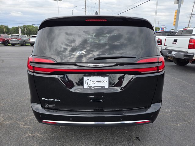 Used 2026 Chrysler Pacifica Select FWD image 6