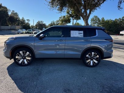 New 2025 Mitsubishi Outlander SE
