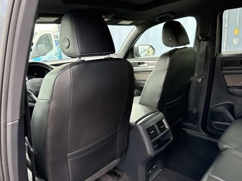 Used 2022 Volkswagen Atlas Cross Sport SE FWD image 13