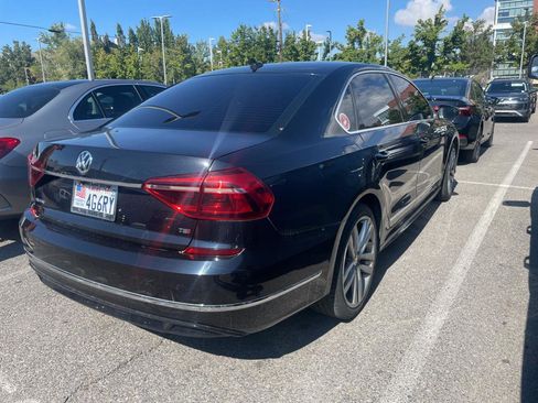 Used 2017 Volkswagen Passat 1.8T R-Line image 3