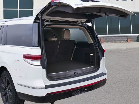 Used 2022 Lincoln Navigator L Reserve image 20