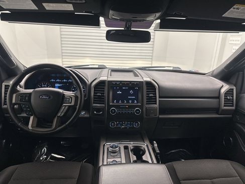 Used 2019 Ford Expedition XLT image 19