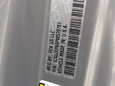 Used 2023 Jeep Wrangler Unlimited Sahara w/ Cold Weather Group image 29