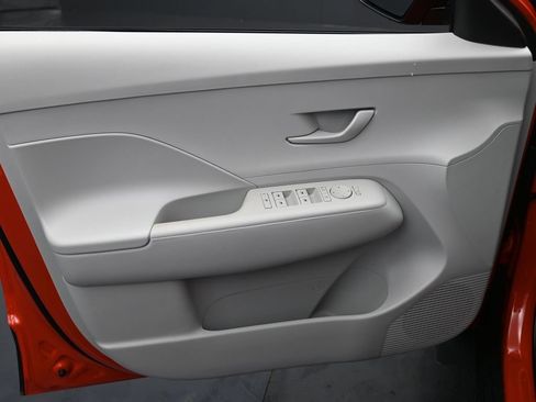 Used 2025 Hyundai Kona SEL image 27