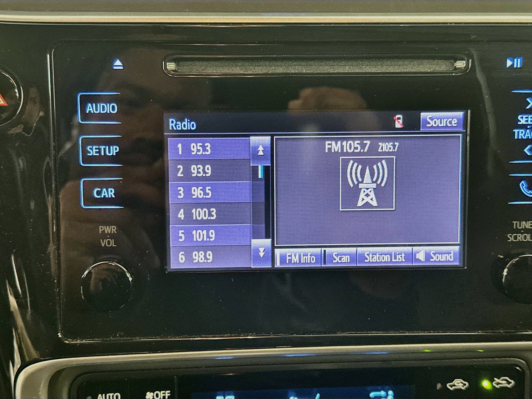 Used 2019 Toyota Corolla SE FWD image 19