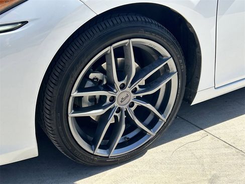 Used 2022 Lexus ES 300h F Sport image 9