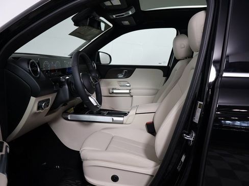 New 2026 Mercedes-Benz GLB 250 image 5