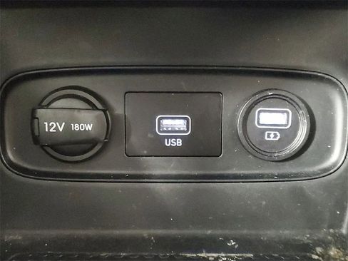 Used 2020 Hyundai Venue SEL w/ Convenience Package image 21