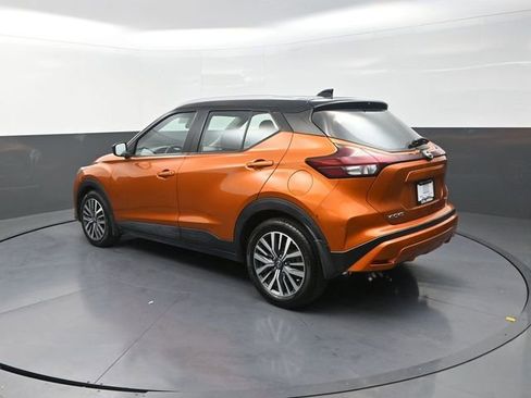 Used 2022 Nissan Kicks SV FWD image 7