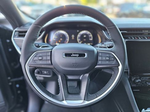 New 2025 Jeep Grand Cherokee Limited image 22