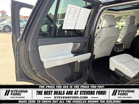 Used 2025 Ford Expedition Platinum w/ Driver's Package AWD/4WD image 40