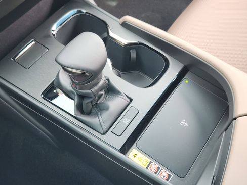 Used 2025 Lexus ES 350 w/ Premium Package image 22