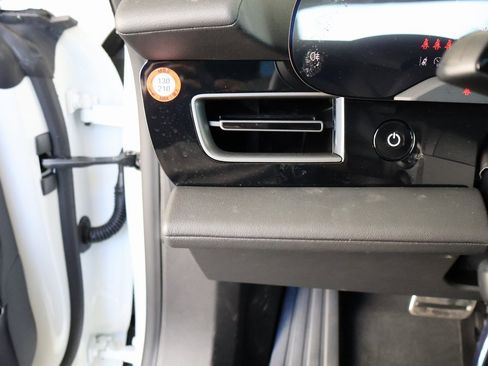 New 2025 Porsche Taycan image 31