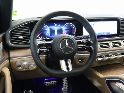 Certified 2025 Mercedes-Benz GLS 580 4MATIC image 20