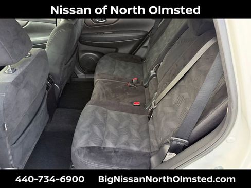 Used 2015 Nissan Rogue SV image 24