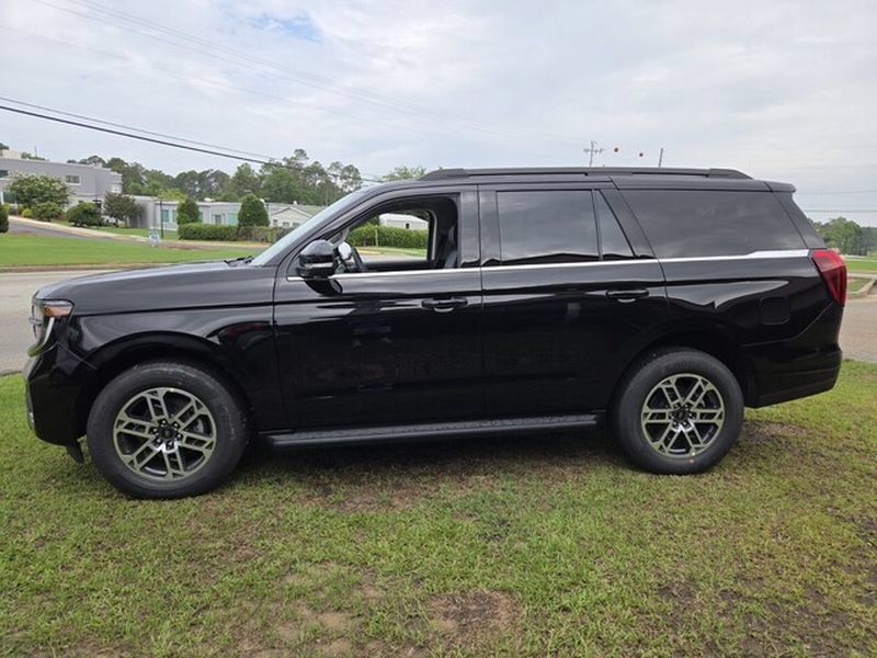 New 2026 Ford Expedition Active RWD image 4