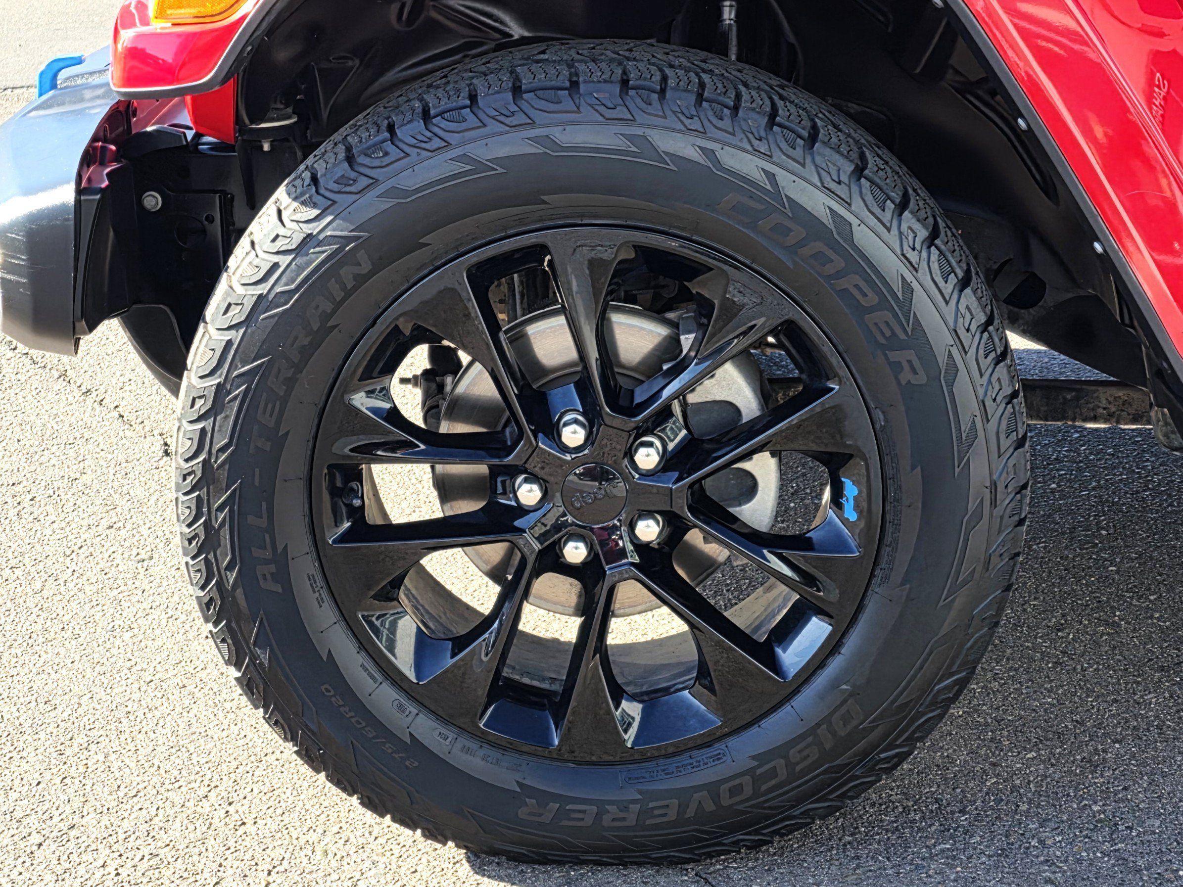 Certified 2022 Jeep Wrangler Unlimited Sahara AWD/4WD image 7