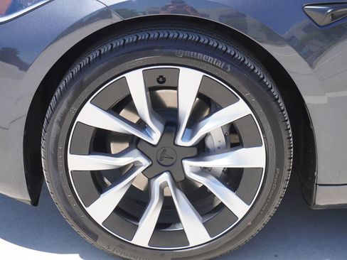 Used 2025 Tesla Model 3 Long Range AWD/4WD image 4