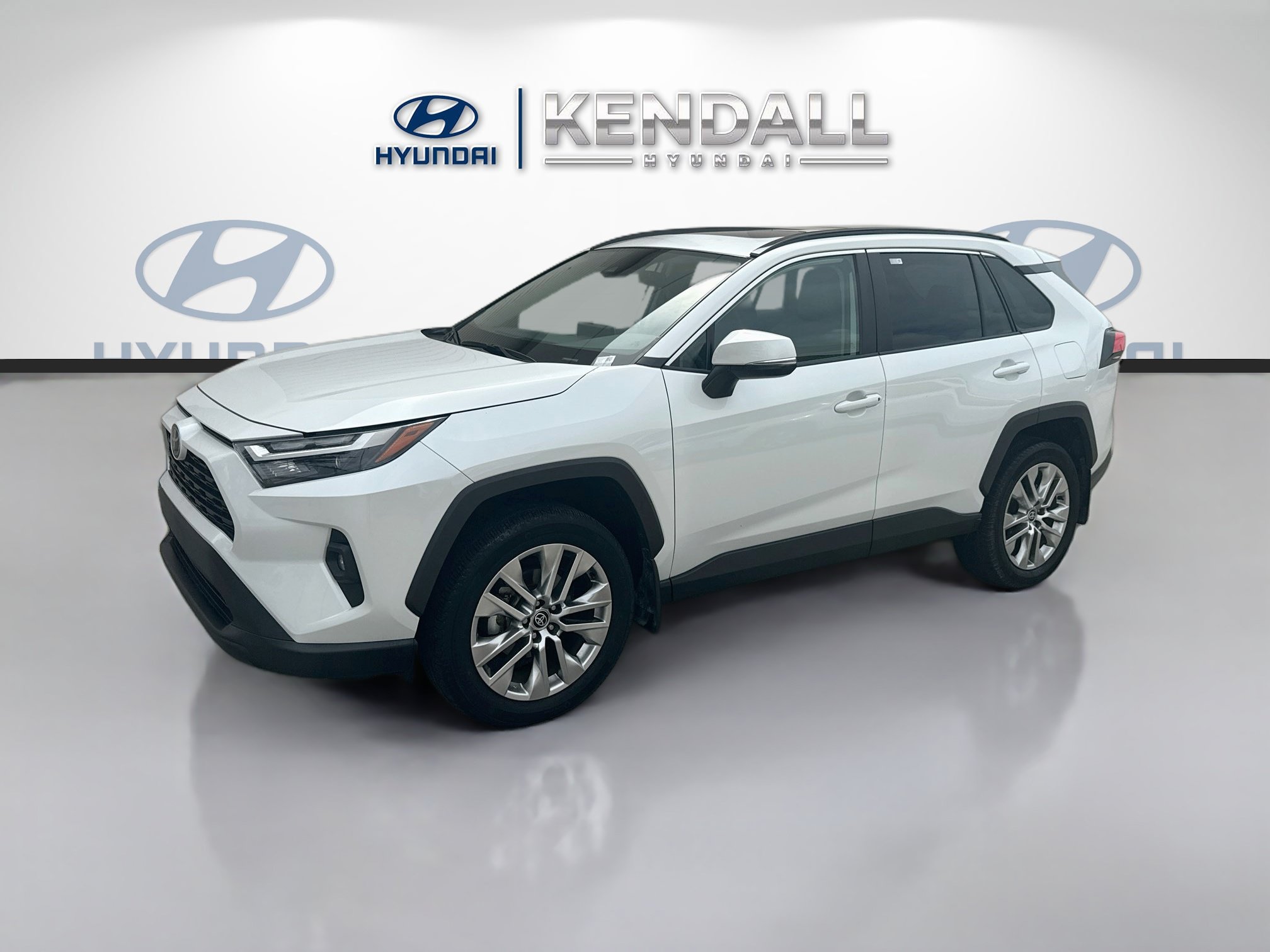 Used 2024 Toyota RAV4 XLE Premium FWD image 3