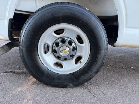 Used 2025 Chevrolet Express 3500 LT w/ LT Preferred Equipment Group image 11
