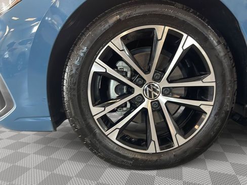 Used 2025 Volkswagen Jetta Sport FWD image 9