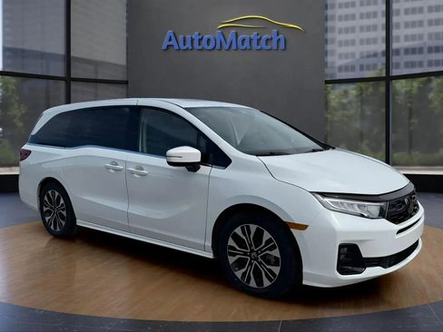 Used 2025 Honda Odyssey Elite image 13